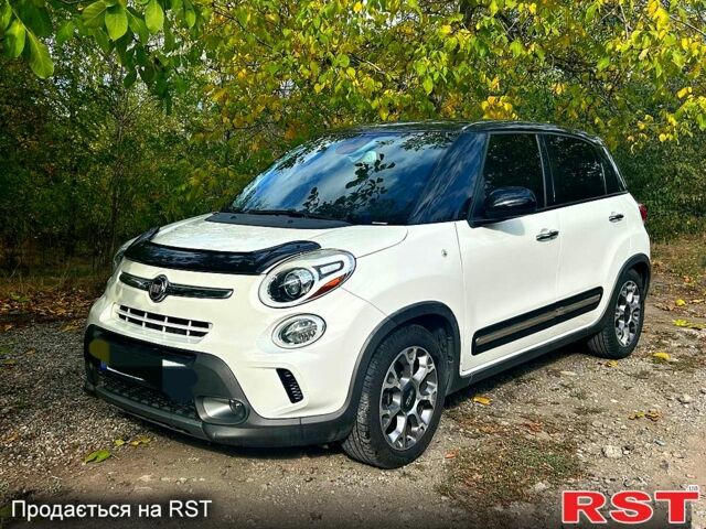Білий Фіат 500L, об'ємом двигуна 1.4 л та пробігом 123 тис. км за 10000 $, фото 1 на Automoto.ua