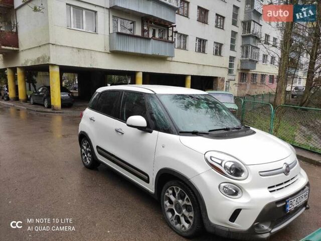 Белый Фиат 500L, объемом двигателя 1.4 л и пробегом 102 тыс. км за 9500 $, фото 1 на Automoto.ua