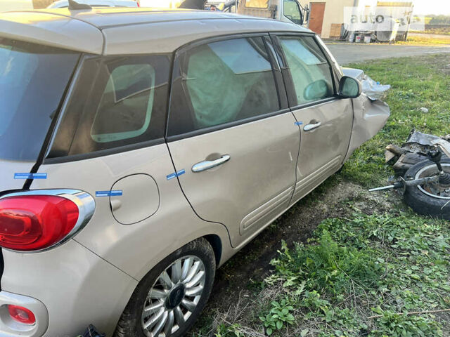 Бежевий Фіат 500L, об'ємом двигуна 0 л та пробігом 140 тис. км за 2400 $, фото 1 на Automoto.ua