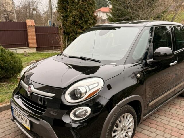 Черный Фиат 500L, объемом двигателя 1.4 л и пробегом 158 тыс. км за 6500 $, фото 1 на Automoto.ua