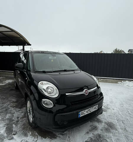 Черный Фиат 500L, объемом двигателя 1.6 л и пробегом 242 тыс. км за 9500 $, фото 1 на Automoto.ua