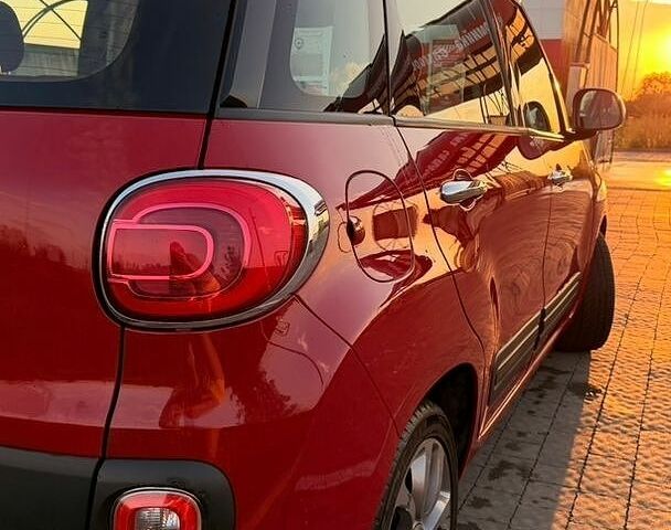 Червоний Фіат 500L, об'ємом двигуна 1.37 л та пробігом 142 тис. км за 7800 $, фото 1 на Automoto.ua