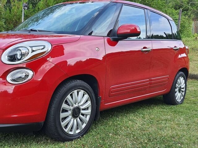 Красный Фиат 500L, объемом двигателя 1.37 л и пробегом 105 тыс. км за 10000 $, фото 1 на Automoto.ua