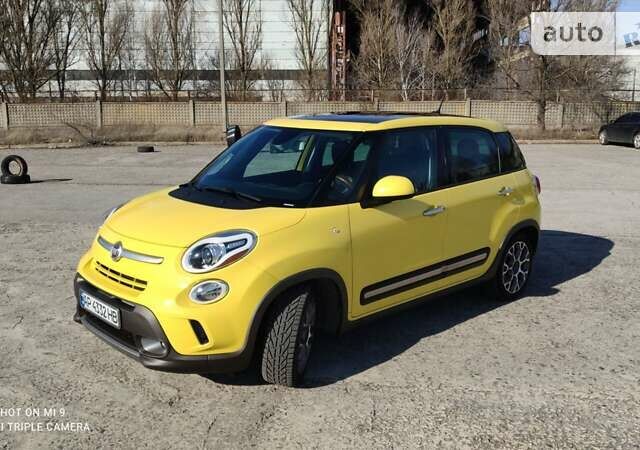 Жовтий Фіат 500L, об'ємом двигуна 1.37 л та пробігом 91 тис. км за 10000 $, фото 1 на Automoto.ua