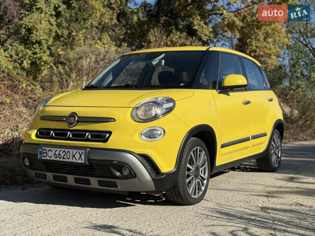 Желтый Фиат 500L, объемом двигателя 1.25 л и пробегом 56 тыс. км за 14000 $, фото 1 на Automoto.ua
