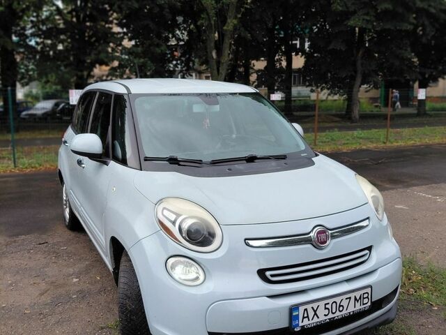 Серый Фиат 500L, объемом двигателя 1.4 л и пробегом 190 тыс. км за 7200 $, фото 1 на Automoto.ua