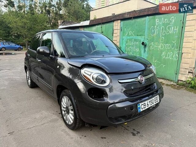 Серый Фиат 500L, объемом двигателя 1.37 л и пробегом 200 тыс. км за 4300 $, фото 1 на Automoto.ua