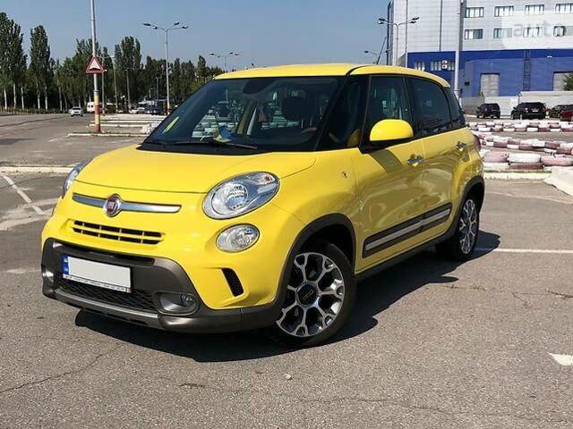 Помаранчевий Фіат 500L, об'ємом двигуна 1.3 л та пробігом 25 тис. км за 15000 $, фото 1 на Automoto.ua