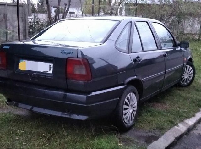 Зеленый Фиат 850, объемом двигателя 2 л и пробегом 200 тыс. км за 1800 $, фото 1 на Automoto.ua