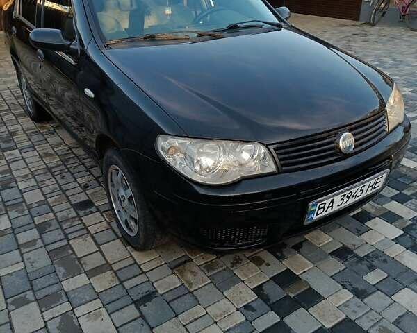 Черный Фиат Альбеа, объемом двигателя 1.4 л и пробегом 260 тыс. км за 3200 $, фото 1 на Automoto.ua