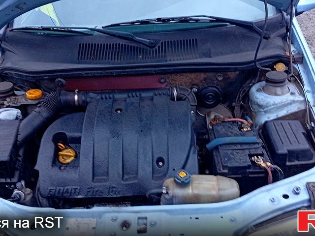 Фиат Альбеа, объемом двигателя 1.2 л и пробегом 162 тыс. км за 1800 $, фото 1 на Automoto.ua