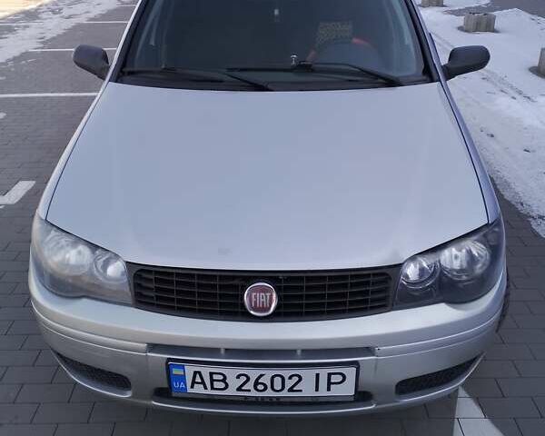 Серый Фиат Альбеа, объемом двигателя 1.37 л и пробегом 159 тыс. км за 3500 $, фото 1 на Automoto.ua