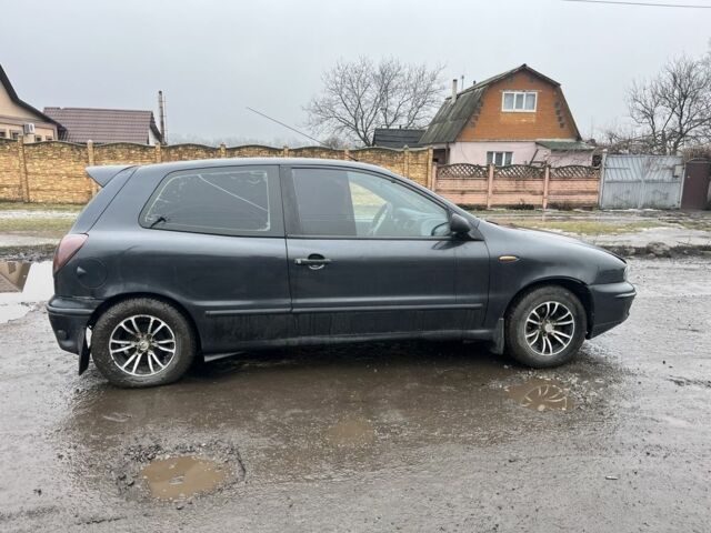 Черный Фиат Брава, объемом двигателя 1.4 л и пробегом 190 тыс. км за 1000 $, фото 1 на Automoto.ua