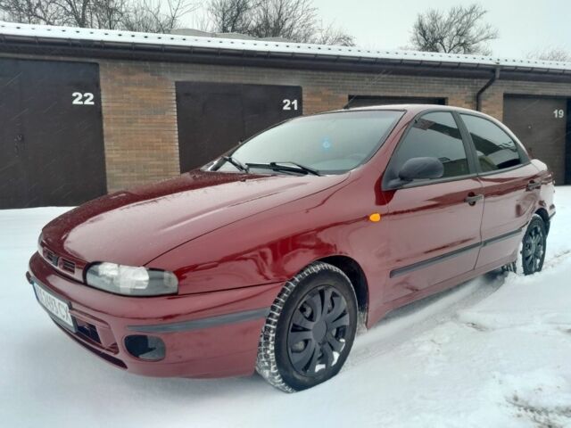 Красный Фиат Брава, объемом двигателя 1.4 л и пробегом 200 тыс. км за 1650 $, фото 1 на Automoto.ua