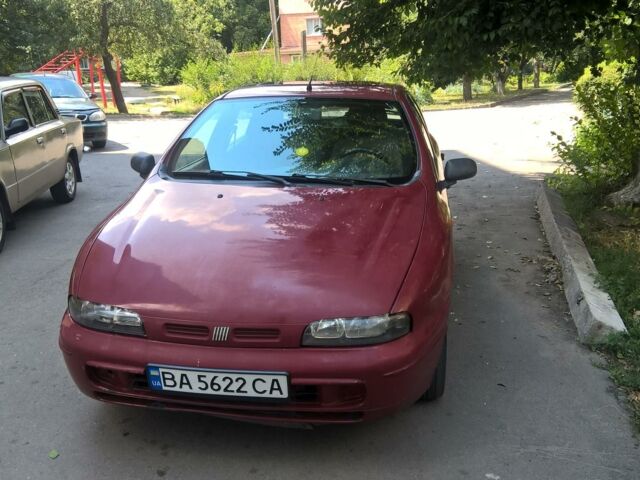 Красный Фиат Брава, объемом двигателя 1.4 л и пробегом 270 тыс. км за 2800 $, фото 1 на Automoto.ua