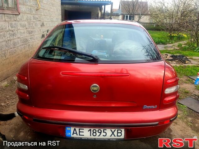 Красный Фиат Брава, объемом двигателя 1.6 л и пробегом 188 тыс. км за 1800 $, фото 1 на Automoto.ua