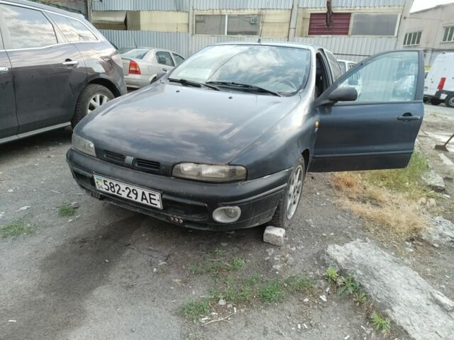 Синий Фиат Брава, объемом двигателя 1.6 л и пробегом 330 тыс. км за 594 $, фото 1 на Automoto.ua