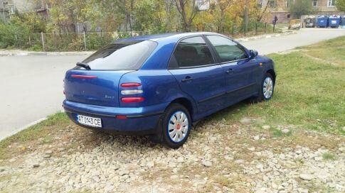 Синий Фиат Брава, объемом двигателя 1.4 л и пробегом 284 тыс. км за 3300 $, фото 1 на Automoto.ua