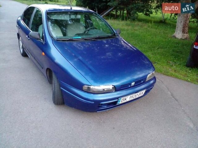 Синий Фиат Брава, объемом двигателя 1.6 л и пробегом 266 тыс. км за 1650 $, фото 1 на Automoto.ua