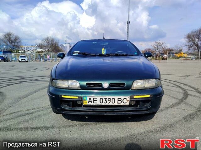 Зеленый Фиат Брава, объемом двигателя 1.4 л и пробегом 225 тыс. км за 1600 $, фото 1 на Automoto.ua