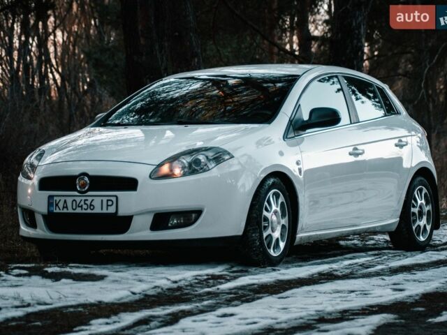 Белый Фиат Браво, объемом двигателя 1.4 л и пробегом 254 тыс. км за 4400 $, фото 1 на Automoto.ua