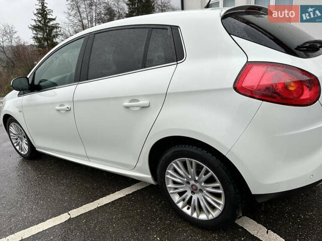 Белый Фиат Браво, объемом двигателя 1.4 л и пробегом 163 тыс. км за 2750 $, фото 1 на Automoto.ua