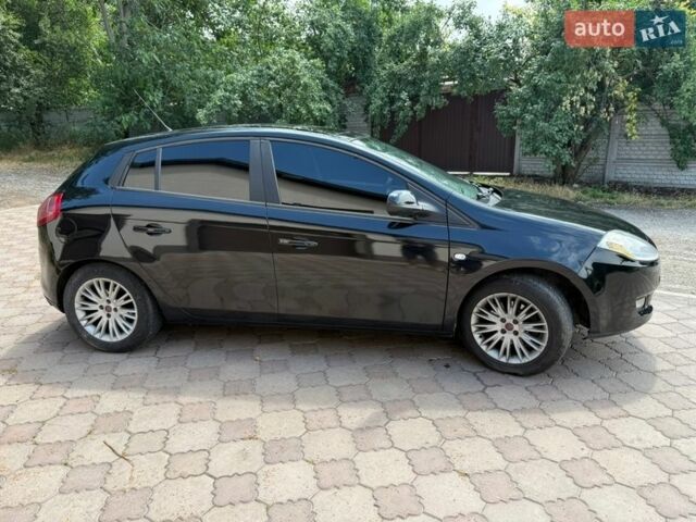 Черный Фиат Браво, объемом двигателя 1.37 л и пробегом 300 тыс. км за 4000 $, фото 1 на Automoto.ua