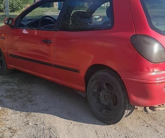 Червоний Фіат Браво, об'ємом двигуна 1.91 л та пробігом 348 тис. км за 1600 $, фото 1 на Automoto.ua