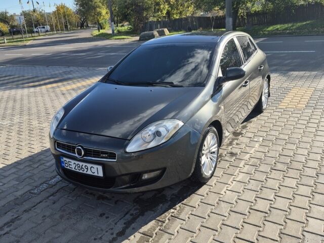 Серый Фиат Браво, объемом двигателя 1.4 л и пробегом 307 тыс. км за 4500 $, фото 1 на Automoto.ua