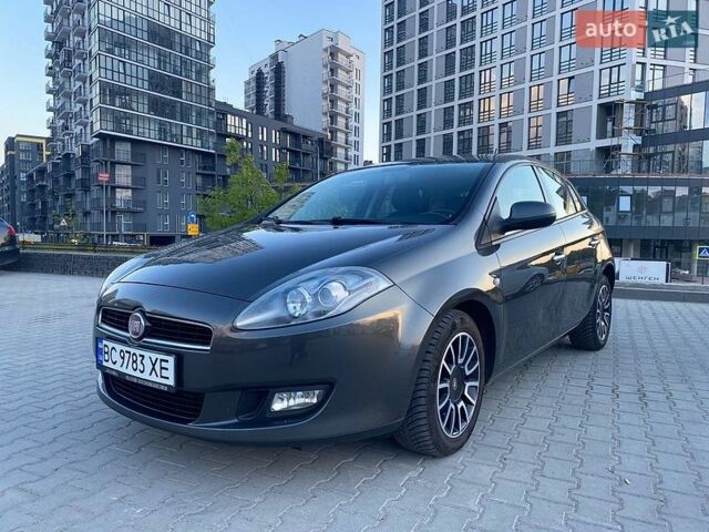 Серый Фиат Браво, объемом двигателя 1.37 л и пробегом 213 тыс. км за 5600 $, фото 1 на Automoto.ua
