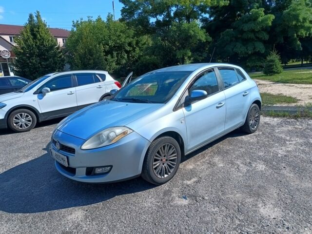 Синий Фиат Браво, объемом двигателя 1.4 л и пробегом 327 тыс. км за 3900 $, фото 1 на Automoto.ua