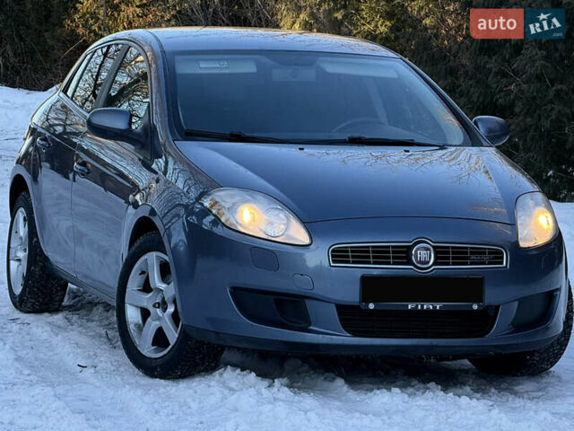 Синий Фиат Браво, объемом двигателя 1.9 л и пробегом 218 тыс. км за 4350 $, фото 1 на Automoto.ua