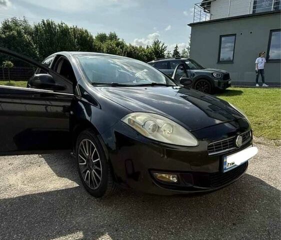 Синий Фиат Браво, объемом двигателя 1.6 л и пробегом 315 тыс. км за 5300 $, фото 1 на Automoto.ua