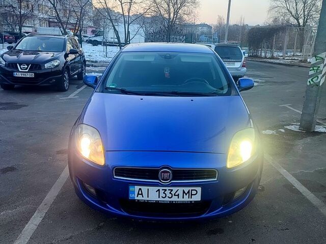 Синий Фиат Браво, объемом двигателя 2 л и пробегом 273 тыс. км за 4500 $, фото 1 на Automoto.ua