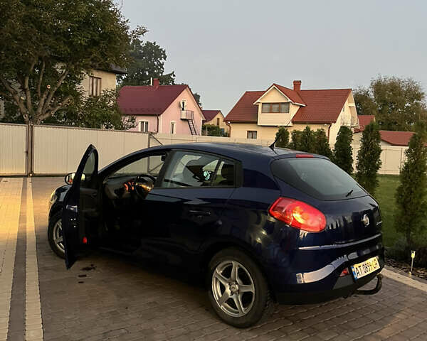 Синий Фиат Браво, объемом двигателя 1.6 л и пробегом 236 тыс. км за 4800 $, фото 1 на Automoto.ua