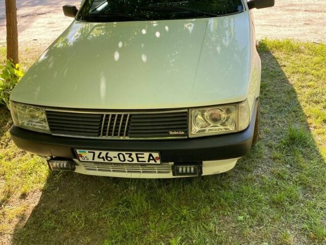 Белый Фиат Крома, объемом двигателя 2 л и пробегом 180 тыс. км за 794 $, фото 1 на Automoto.ua
