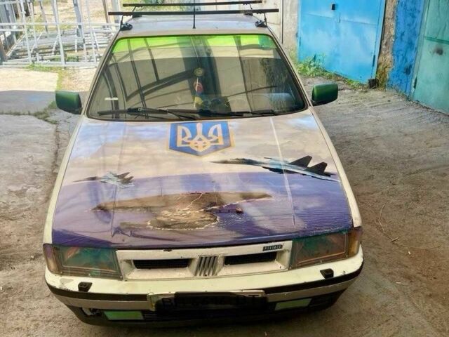 Белый Фиат Крома, объемом двигателя 1.9 л и пробегом 50 тыс. км за 895 $, фото 1 на Automoto.ua