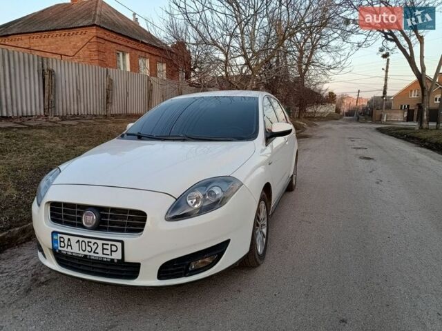 Белый Фиат Крома, объемом двигателя 1.91 л и пробегом 231 тыс. км за 5900 $, фото 1 на Automoto.ua