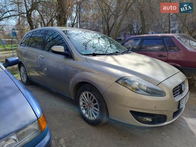 Бежевый Фиат Крома, объемом двигателя 1.9 л и пробегом 260 тыс. км за 6200 $, фото 1 на Automoto.ua