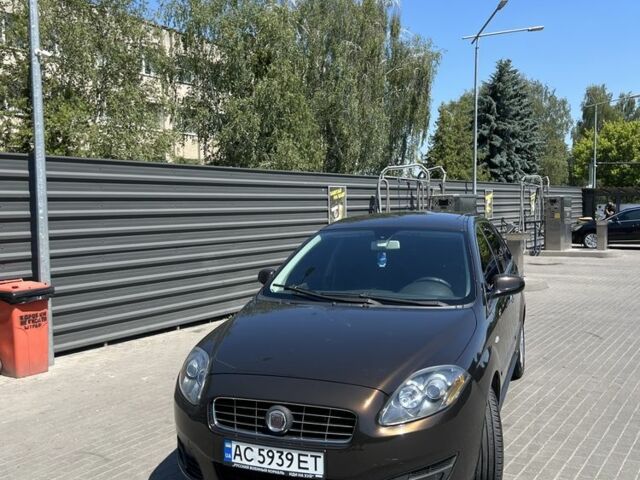 Коричневий Фіат Croma, об'ємом двигуна 1.8 л та пробігом 270 тис. км за 4740 $, фото 1 на Automoto.ua
