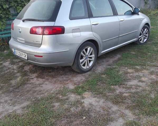 Серый Фиат Крома, объемом двигателя 1.91 л и пробегом 250 тыс. км за 4150 $, фото 1 на Automoto.ua