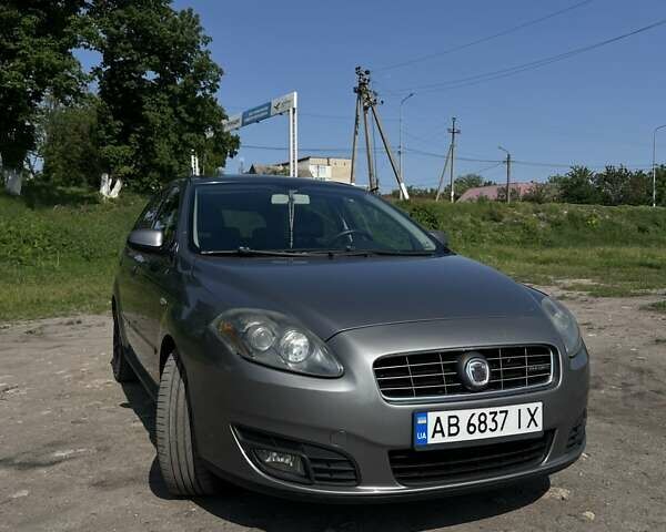 Серый Фиат Крома, объемом двигателя 1.91 л и пробегом 259 тыс. км за 6000 $, фото 1 на Automoto.ua