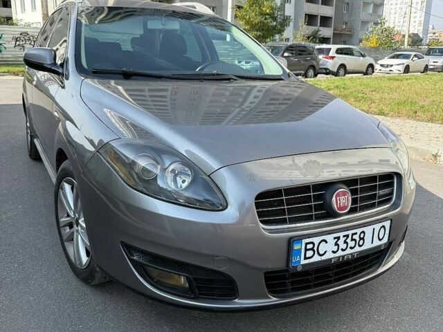 Сірий Фіат Croma, об'ємом двигуна 1.91 л та пробігом 320 тис. км за 4950 $, фото 1 на Automoto.ua