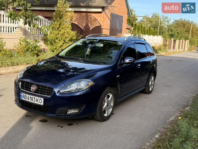 Синий Фиат Крома, объемом двигателя 2.2 л и пробегом 178 тыс. км за 5300 $, фото 1 на Automoto.ua