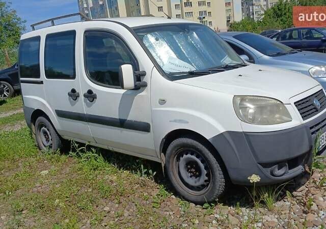 Белый Фиат Добло груз., объемом двигателя 1.24 л и пробегом 224 тыс. км за 3700 $, фото 1 на Automoto.ua