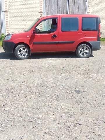 Красный Фиат Добло груз., объемом двигателя 1.3 л и пробегом 252 тыс. км за 5300 $, фото 1 на Automoto.ua
