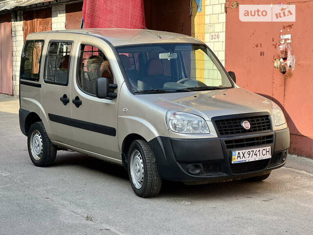 Бежевий Фіат Добло пас., об'ємом двигуна 1.4 л та пробігом 120 тис. км за 7900 $, фото 1 на Automoto.ua