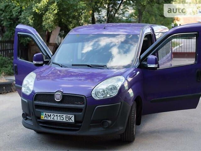 Фиолетовый Фиат Добло пасс., объемом двигателя 1.3 л и пробегом 300 тыс. км за 6500 $, фото 1 на Automoto.ua