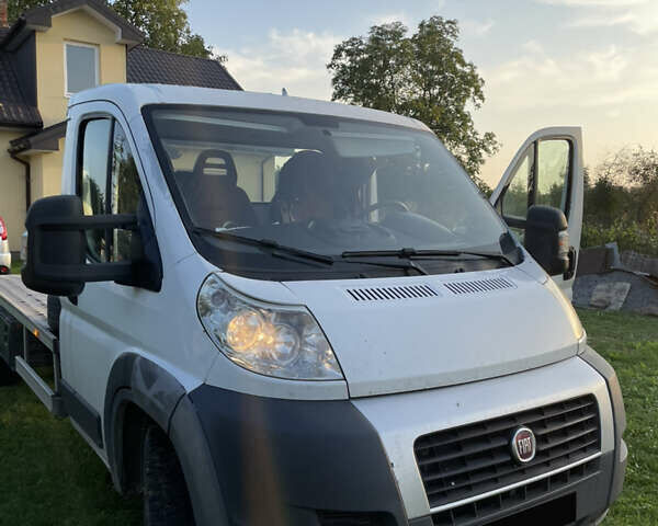 Белый Фиат Дукато, объемом двигателя 3 л и пробегом 300 тыс. км за 13000 $, фото 1 на Automoto.ua