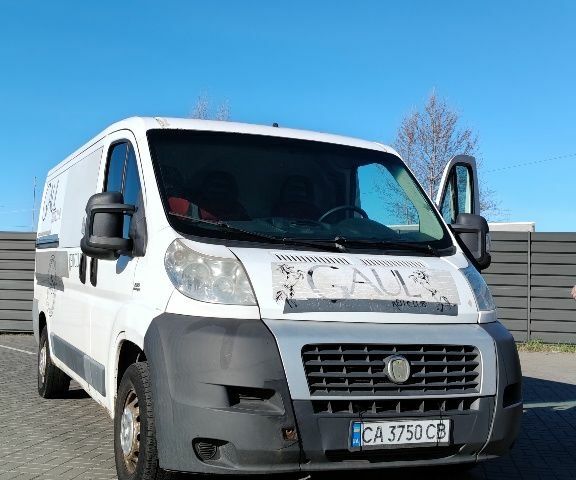 Белый Фиат Дукато, объемом двигателя 2.3 л и пробегом 250 тыс. км за 10300 $, фото 1 на Automoto.ua